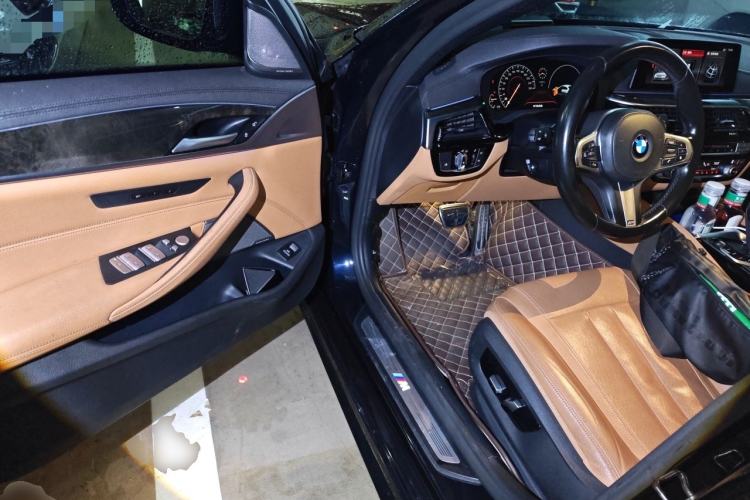 Used BMW 5 Series 2019 Restyled 530Li Luxury Edition M Sport Package Driver Seat