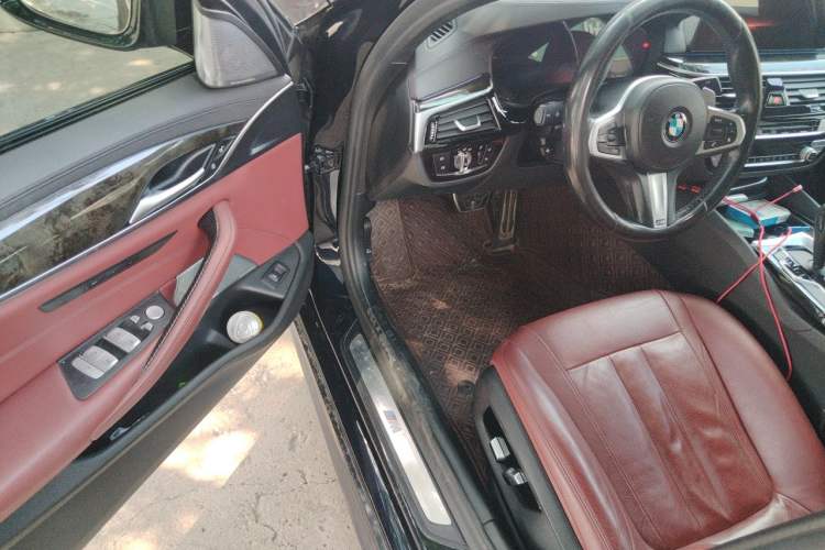 Used BMW 5 Series 2019 530Li Leading Model M Sport Package Driver Seat