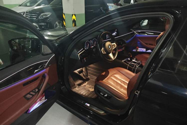 Used BMW 5 Series 2019 530Li Luxury Edition M Sport Package Driver Seat