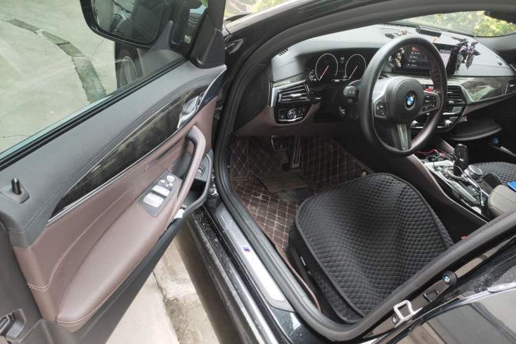 Used BMW 5 Series 2019 Restyled 525Li M Sport Package Driver Seat