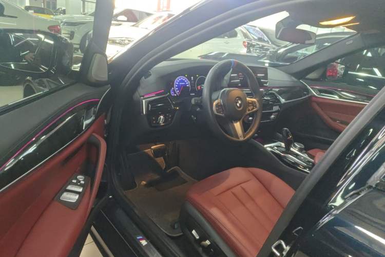 Used BMW 5 Series 2019 530Li Leading Model M Sport Package Driver Seat