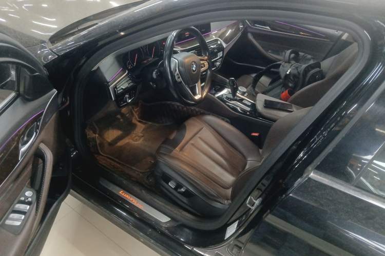 Used BMW 5 Series 2019 Facelifted 525Li Luxury Package Driver Seat