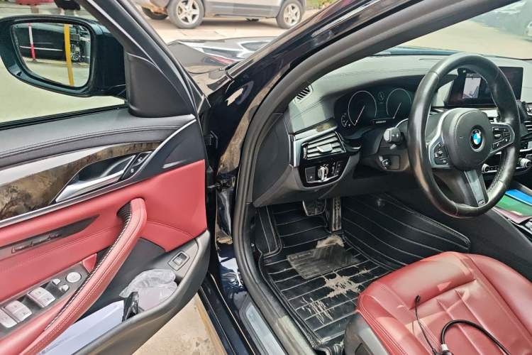 Used BMW 5 Series 2019 530Li Leading Model M Sport Package Driver Seat