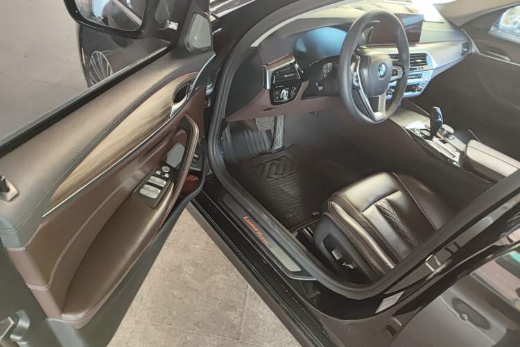 Used BMW 5 Series 2019 530Li Luxury Edition Premium Package Driver Seat