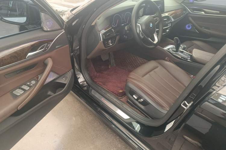 Used BMW 5 Series 2019 525Li Luxury Package Driver Seat