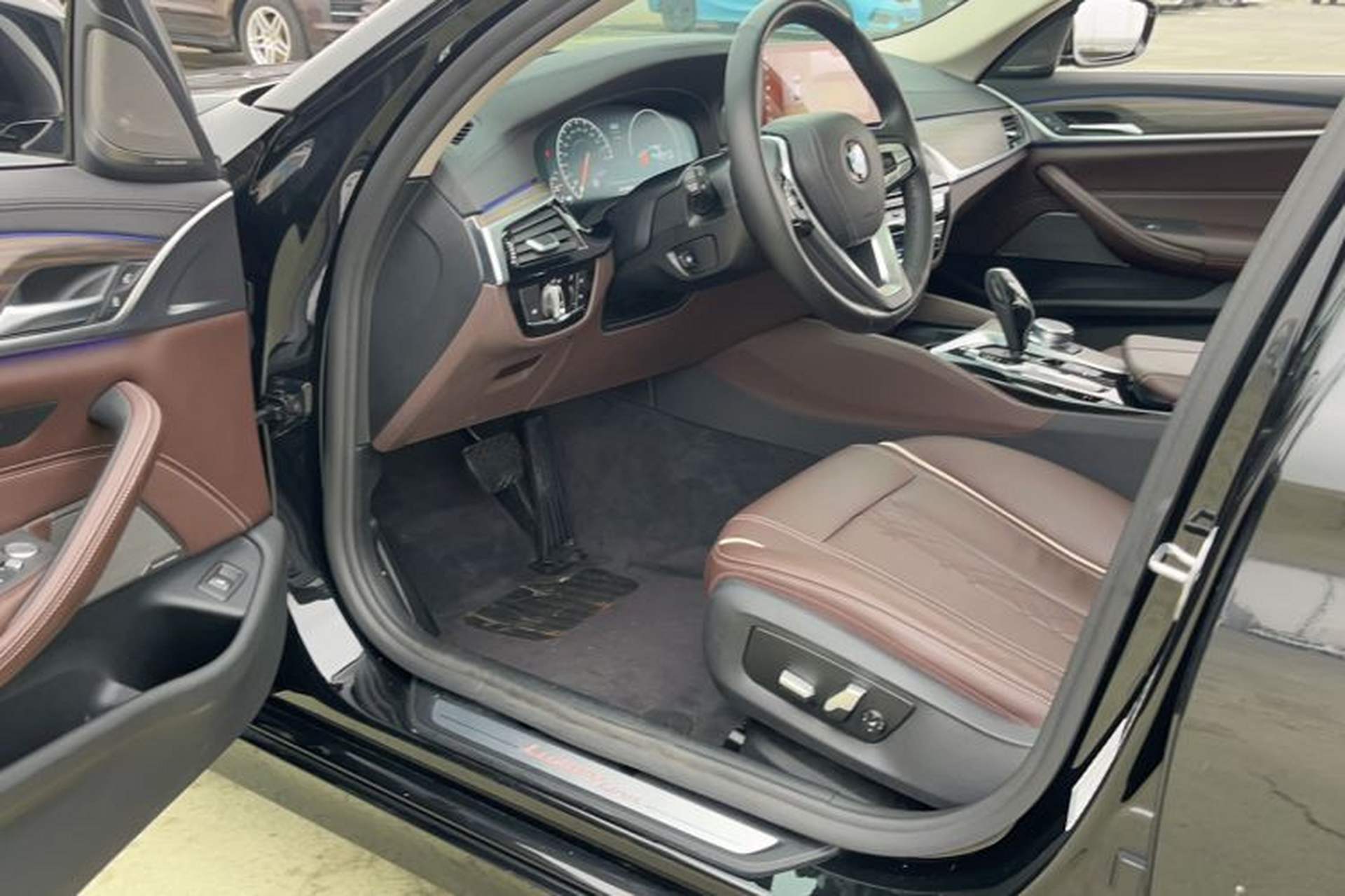 Used BMW 5 Series 2019 Facelifted 530Li Luxury Edition Premium Package Driver Seat