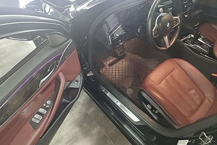 Used BMW 5 Series 2019 Restyled 530Li Luxury Edition M Sport Package Driver Seat