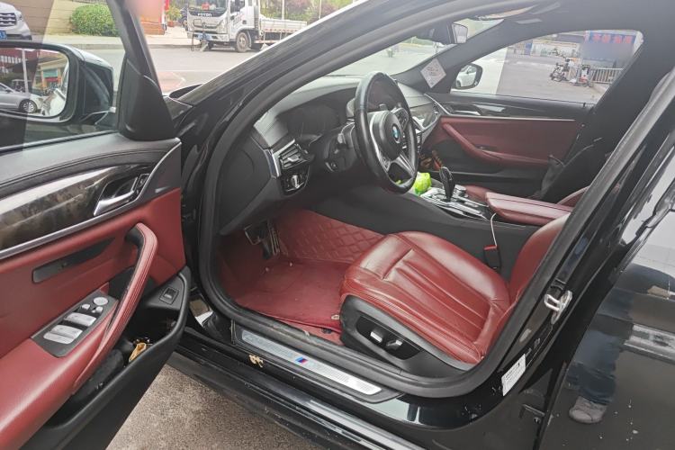 Used BMW 5 Series 2019 530Li Leading Model M Sport Package
