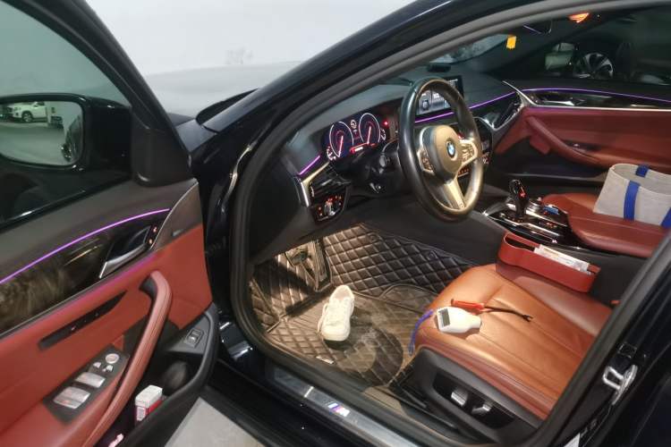 Used BMW 5 Series 2019 530Li Leading Model M Sport Package Driver Seat