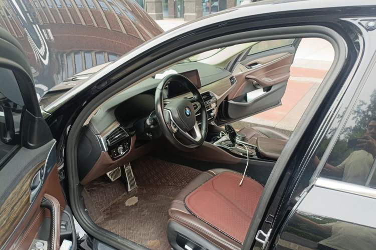 Used BMW 5 Series 2019 530Li Leading Model Luxury Package Driver Seat