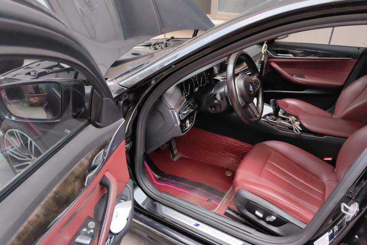 Used BMW 5 Series 2019 530Li Leading Model M Sport Package Driver Seat