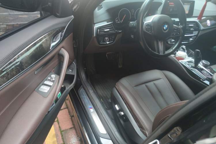 Used BMW 5 Series 2019 Restyled 525Li M Sport Package Driver Seat