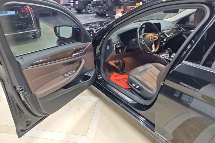 Used BMW 5 Series 2019 Facelifted 525Li Luxury Package Driver Seat