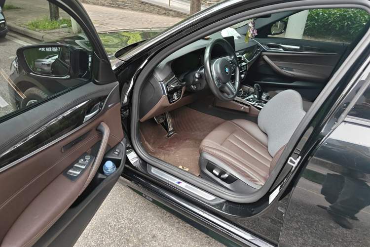 Used BMW 5 Series 2019 Restyled 525Li M Sport Package Driver Seat