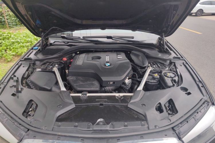 Used BMW 5 Series 2019 525i M Sport Package Engine Bay