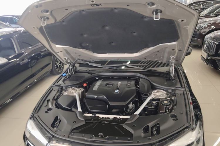 Used BMW 5 Series 2019 525Li Luxury Package Engine Bay