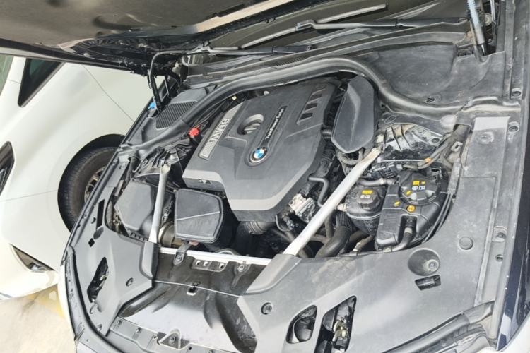 Used BMW 5 Series 2019 525Li M Sport Package Engine Bay