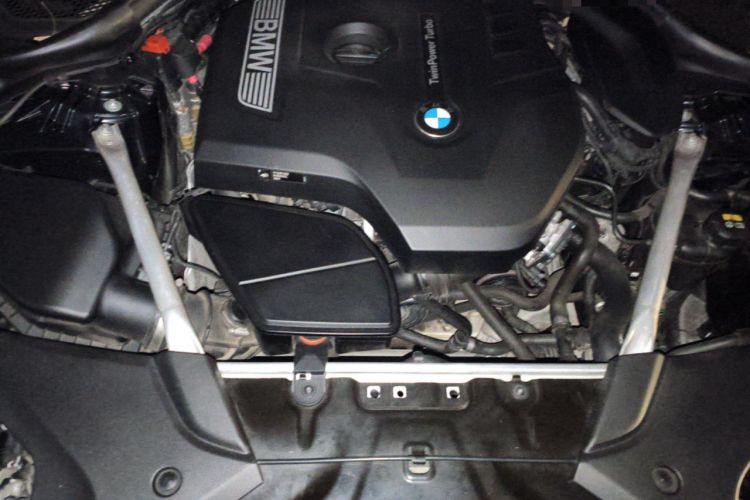 Used BMW 5 Series 2019 525Li M Sport Package Engine Bay