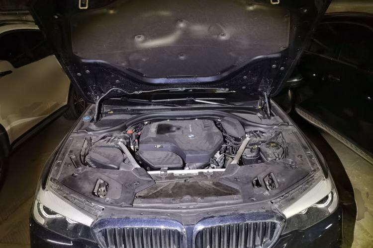 Used BMW 5 Series 2019 525Li M Sport Package Engine Bay