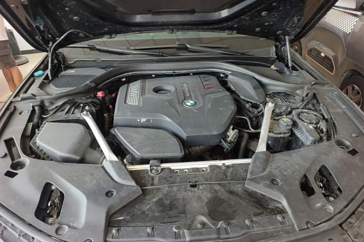 Used BMW 5 Series 2019 525Li M Sport Package Engine Bay