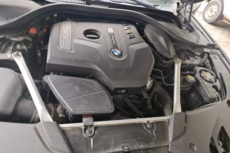 Used BMW 5 Series 2019 530i M Sport Package Engine Bay