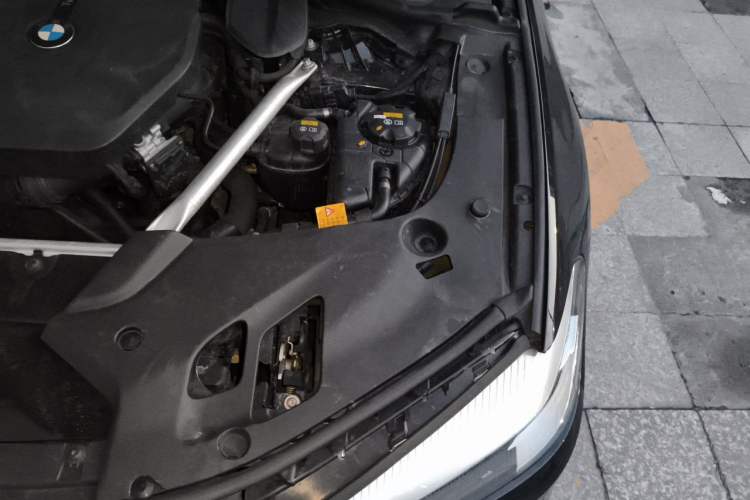 Used BMW 5 Series 2019 525Li M Sport Package Engine Bay Left