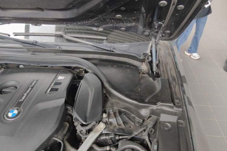 Used BMW 5 Series 2019 525i M Sport Package Engine Bay Left