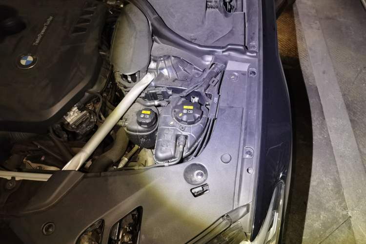 Used BMW 5 Series 2019 525Li M Sport Package Engine Bay Left