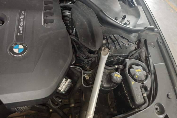 Used BMW 5 Series 2019 530Li Leading Model M Sport Package Engine Bay Left