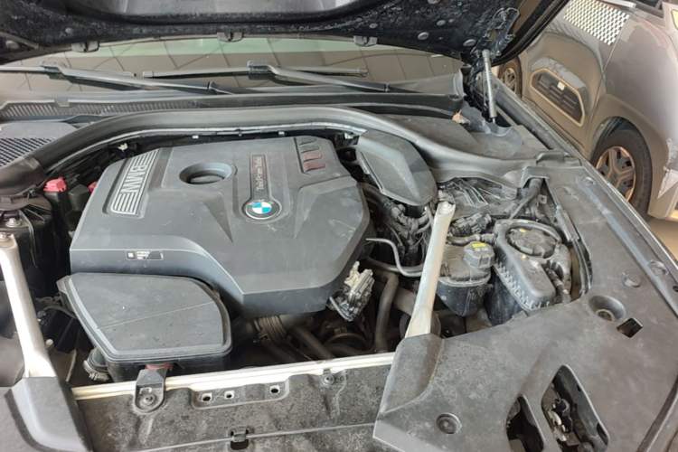 Used BMW 5 Series 2019 525Li M Sport Package Engine Bay Left