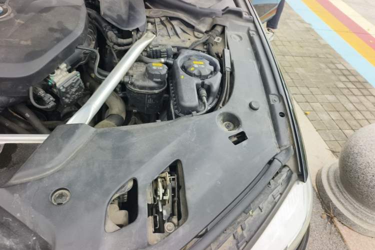 Used BMW 5 Series 2019 Restyled 525Li M Sport Package Engine Bay Left