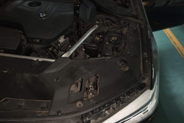 Used BMW 5 Series 2019 530i M Sport Package Engine Bay Left