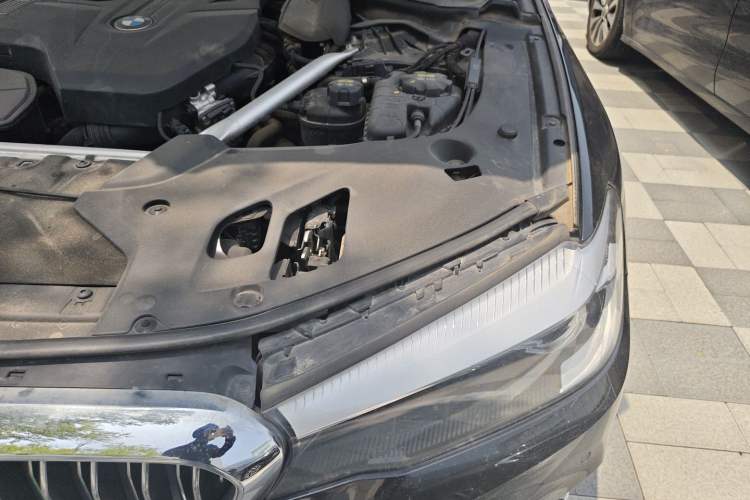 Used BMW 5 Series 2019 525Li Luxury Package Engine Bay Left