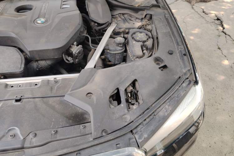 Used BMW 5 Series 2019 530Li Leading Model M Sport Package Engine Bay Left