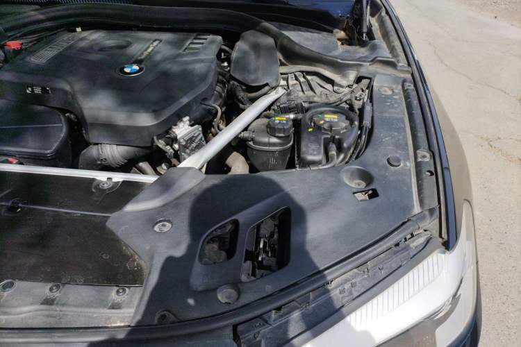 Used BMW 5 Series 2019 525i M Sport Package Engine Bay Left