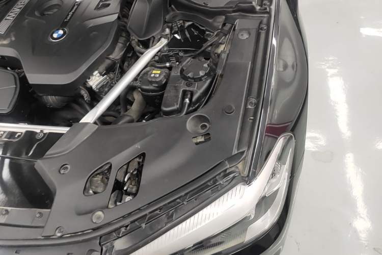 Used BMW 5 Series 2019 530Li xDrive Luxury Package Engine Bay Left