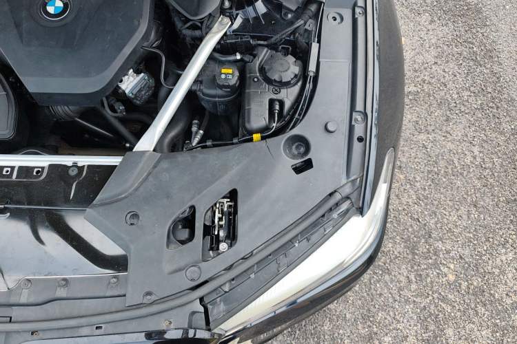 Used BMW 5 Series 2019 Restyled 525Li M Sport Package Engine Bay Left