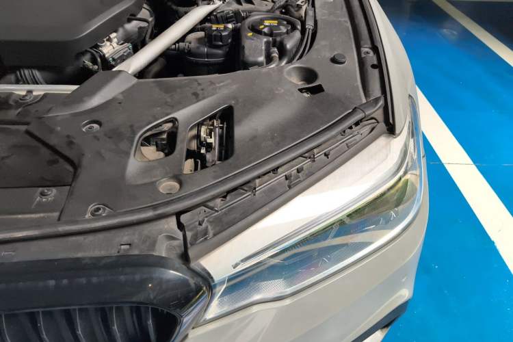 Used BMW 5 Series 2019 Restyled 530Li Luxury Edition M Sport Package Engine Bay Left