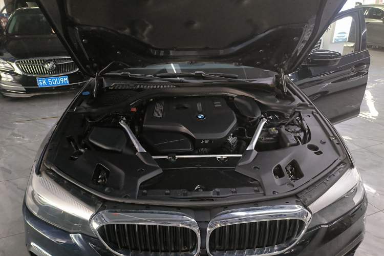 Used BMW 5 Series 2019 525i M Sport Package Engine Bay