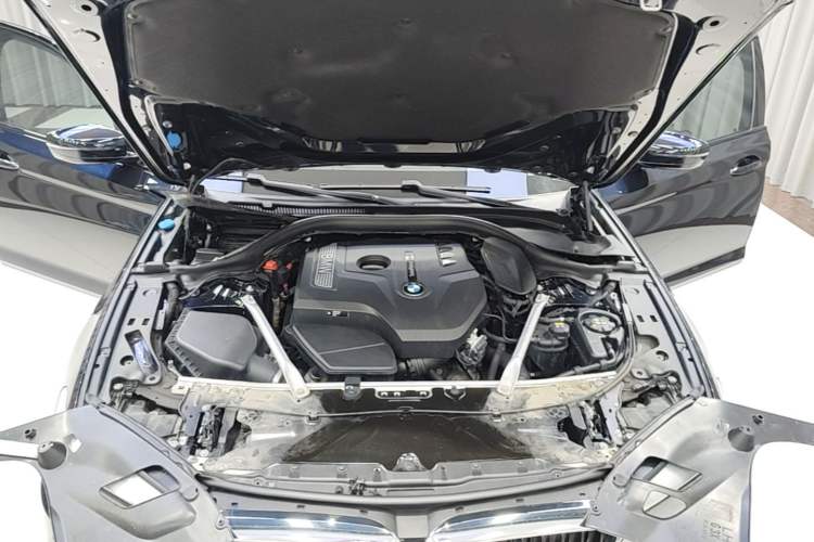 Used BMW 5 Series 2019 525Li M Sport Package Engine Bay
