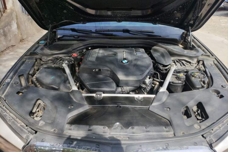 Used BMW 5 Series 2019 525i M Sport Package Engine Bay