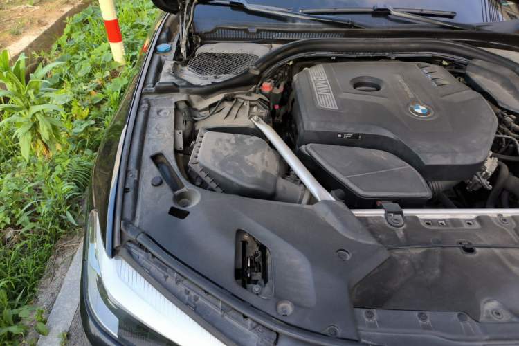 Used BMW 5 Series 2019 525Li M Sport Package Engine Bay Right