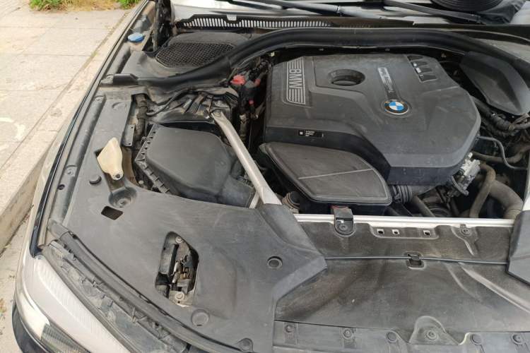 Used BMW 5 Series 2019 525Li Luxury Package Engine Bay Right