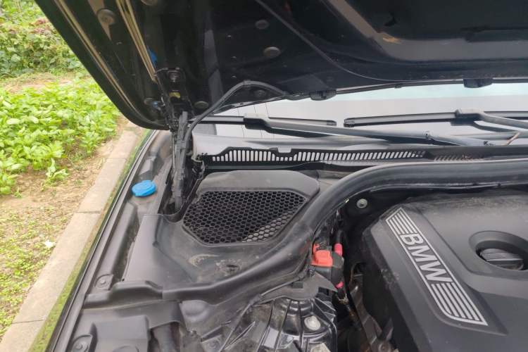 Used BMW 5 Series 2019 525i M Sport Package Engine Bay Right