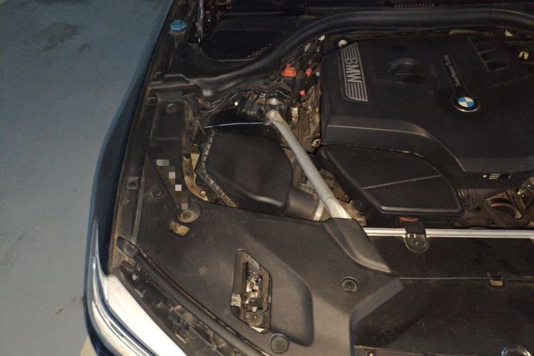 Used BMW 5 Series 2019 530i M Sport Package Engine Bay Right