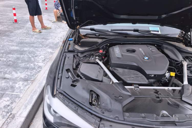 Used BMW 5 Series 2019 525i M Sport Package Engine Bay Right