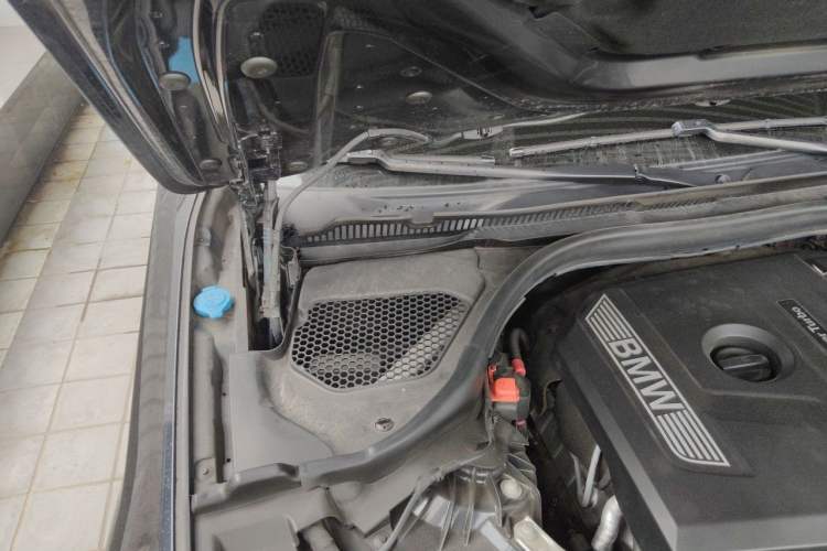 Used BMW 5 Series 2019 525i M Sport Package Engine Bay Right