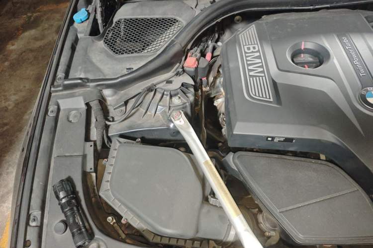 Used BMW 5 Series 2019 530Li Leading Model M Sport Package Engine Bay Right