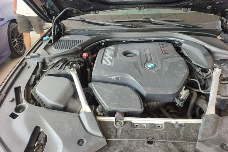 Used BMW 5 Series 2019 525Li M Sport Package Engine Bay Right