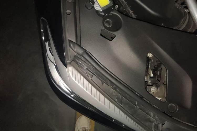 Used BMW 5 Series 2019 525Li M Sport Package Engine Bay Right
